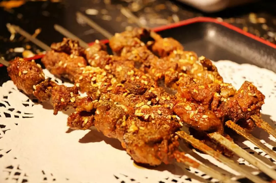 “火鍋大佬”海底撈跨界做燒烤外賣， 將在美團、餓了么上線