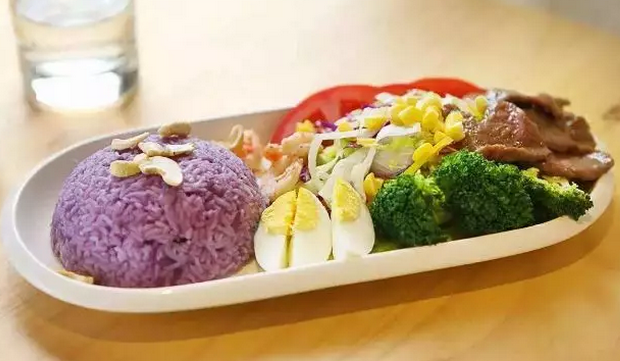 高端低價(jià)消費(fèi)均增長，餐飲差異化競爭成新戰(zhàn)場