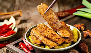 騰訊等資本入局，新老品牌混戰(zhàn)，千億鹵味市場(chǎng)如何博出位？